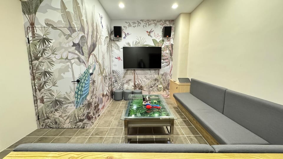 Communal lounge/ TV room, TV and multimedia, Evening entertainment