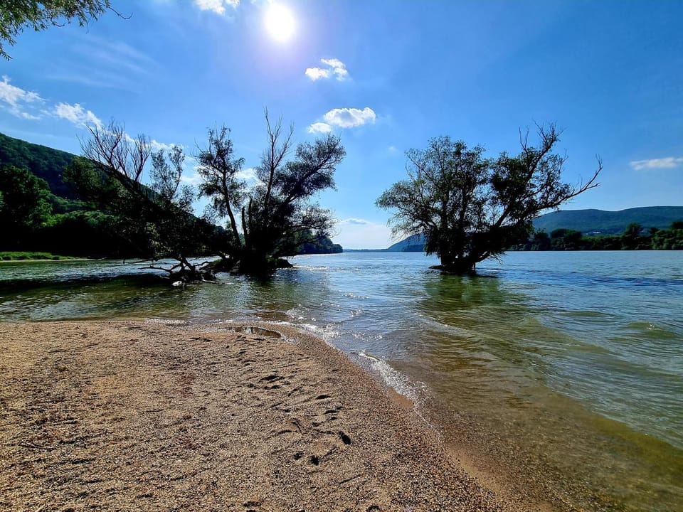 Nearby landmark, Day, Natural landscape, Beach, River view