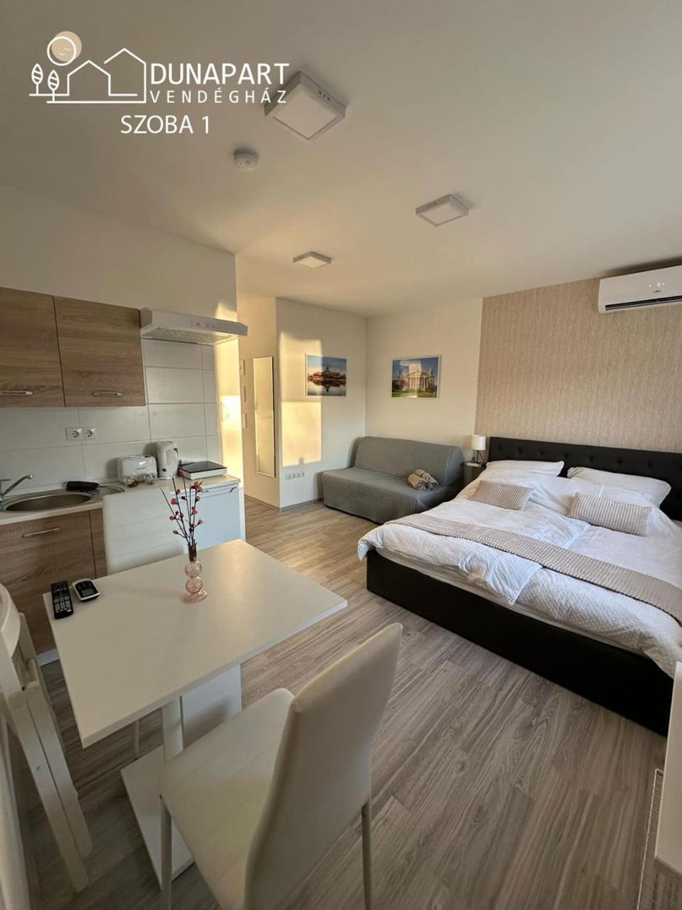Bed, Kitchen or kitchenette, Living room, Photo of the whole room, Seating area, Dining area, Bedroom, air conditioner