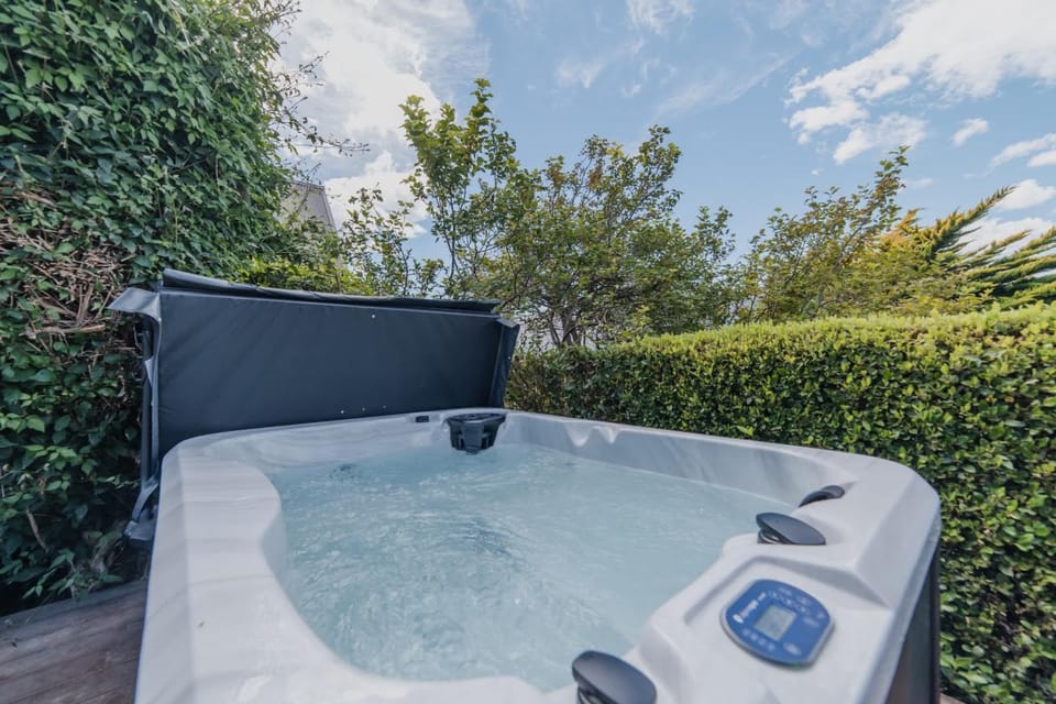 The Andromeda Hideaway - 6BR Hot tub BBQ House in Lake Tekapo