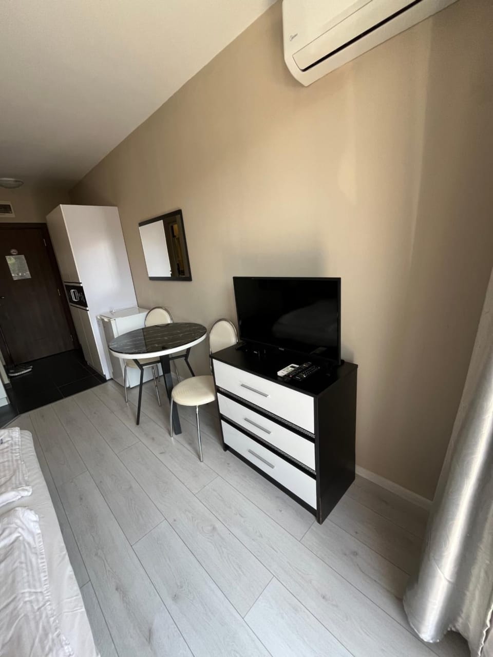 Communal lounge/ TV room, TV and multimedia, Photo of the whole room, Seating area