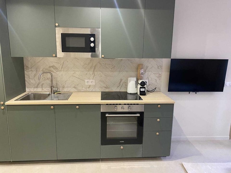 Modern apartment -1BDR 4P - 300m from the BEACH Apartment in Antibes