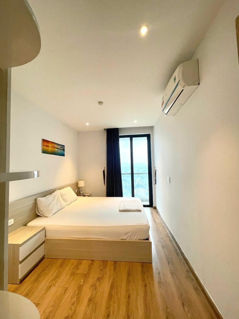 Bed, Photo of the whole room, Bedroom, air conditioner