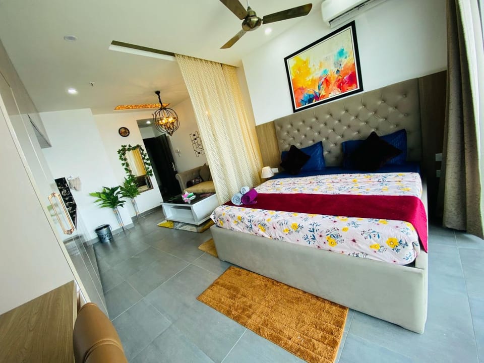 Sky stay at 39 floor Vacation rental in Noida