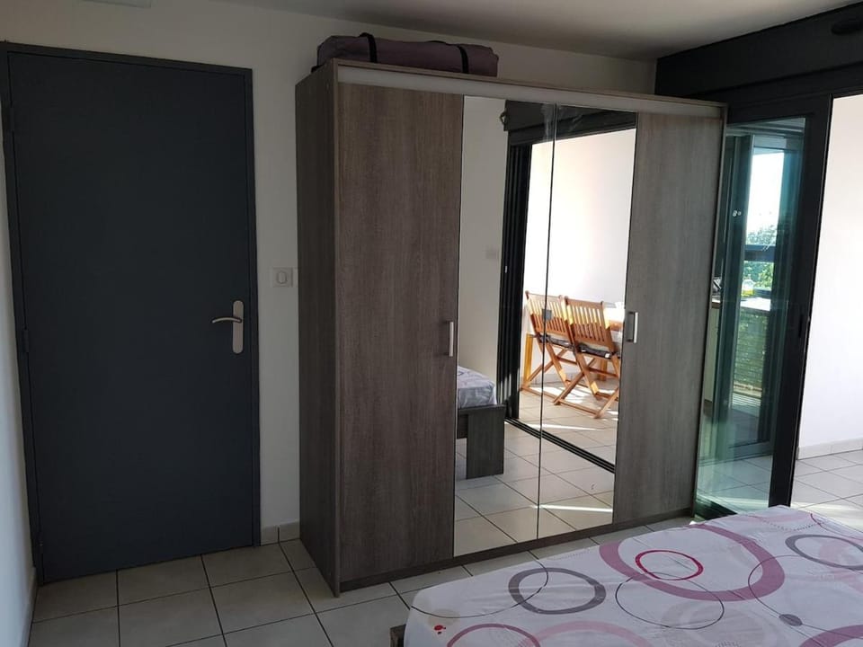 Bedroom, wardrobe