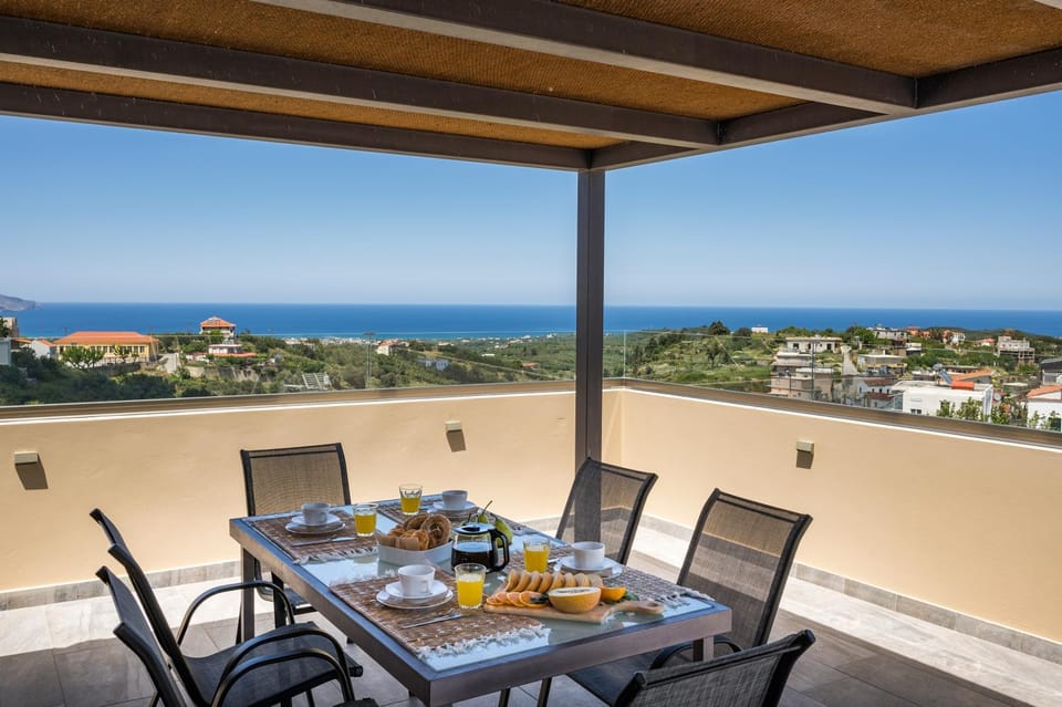 Day, Natural landscape, View (from property/room), Balcony/Terrace, Balcony/Terrace, Dining area, Sea view