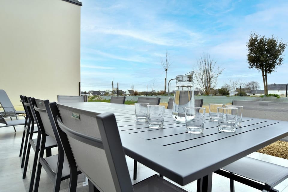 Patio, Dining area