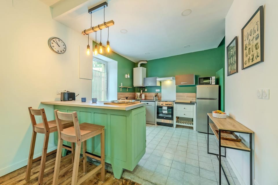 Kitchen or kitchenette, stove