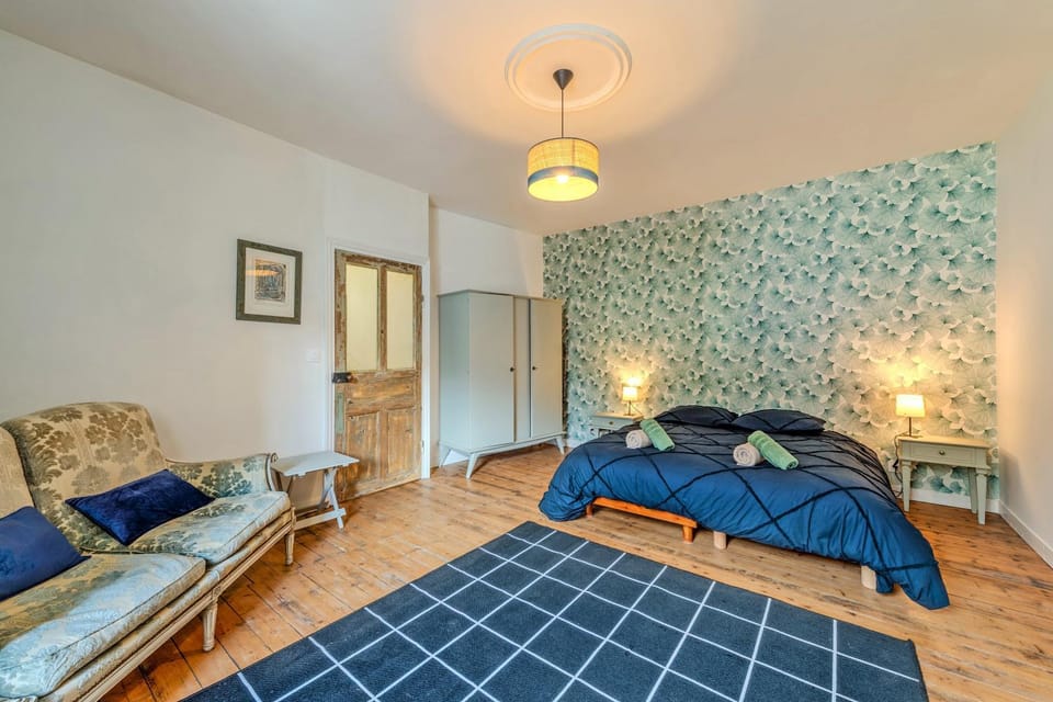 Bed, Photo of the whole room, Bedroom