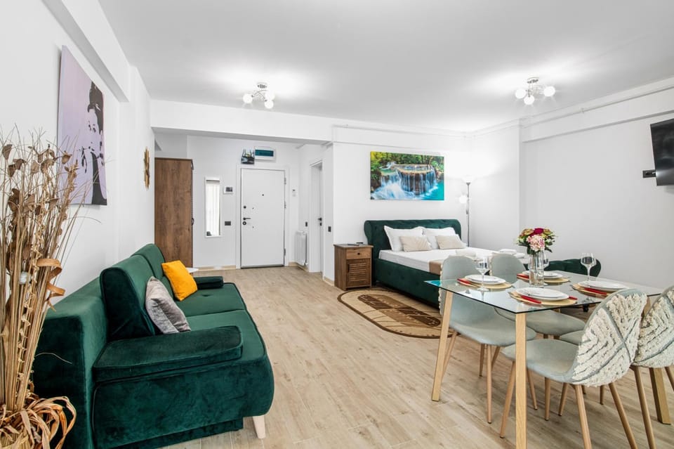 Bed, Living room, Seating area, Dining area, Bedroom