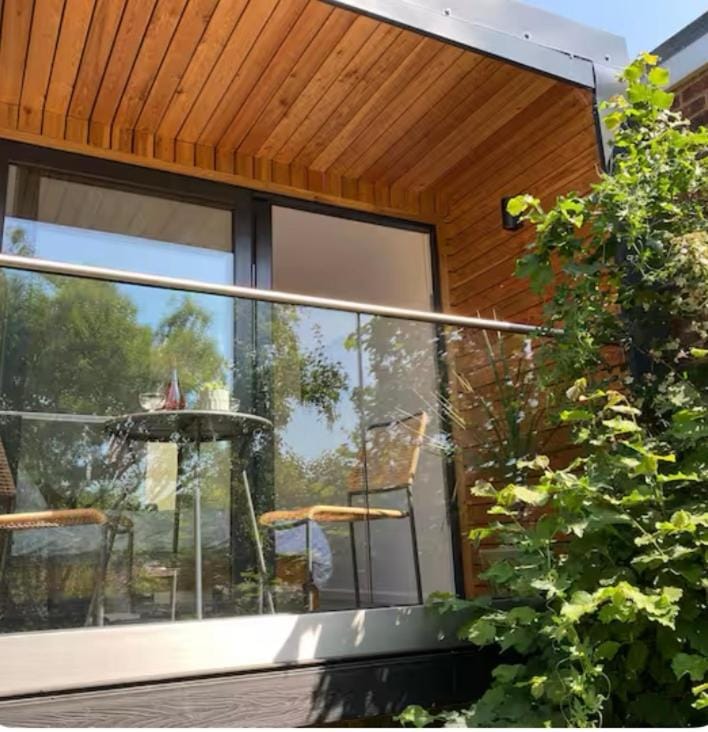 The Wee Cabin Cabin in Brighton