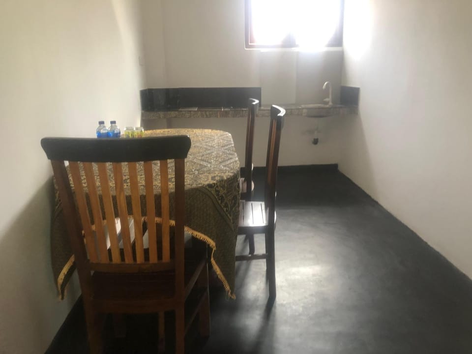 Dining area, kitchen