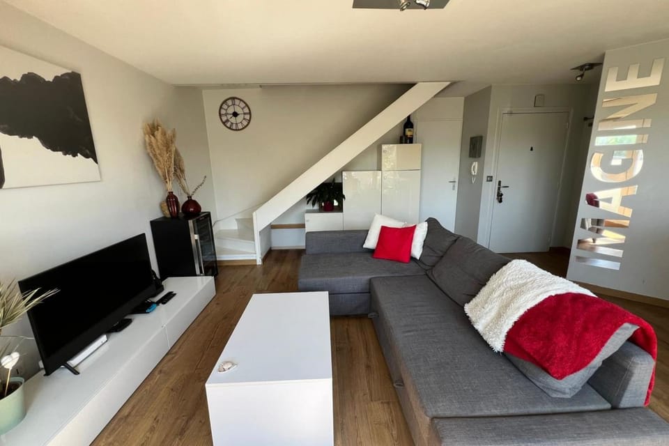 Appartement 244 - Appartement en duplex contemporain et confortable proche Apartment in Annecy