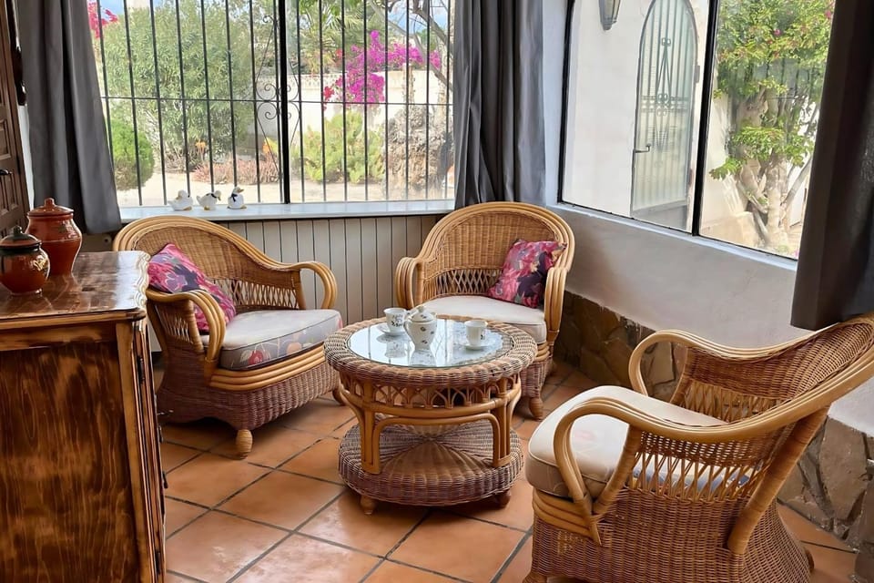 Patio, Day, Seating area