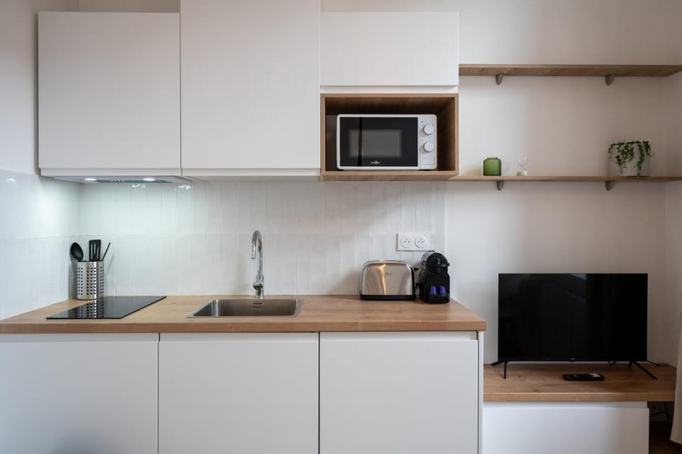 Grand studio rénové, proche tram Apartment in Hauts-de-France