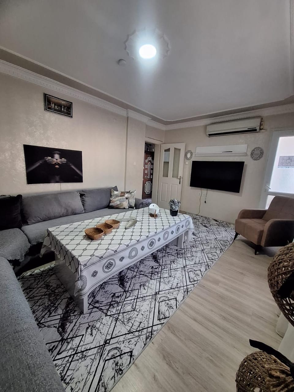 TV and multimedia, Living room, air conditioner