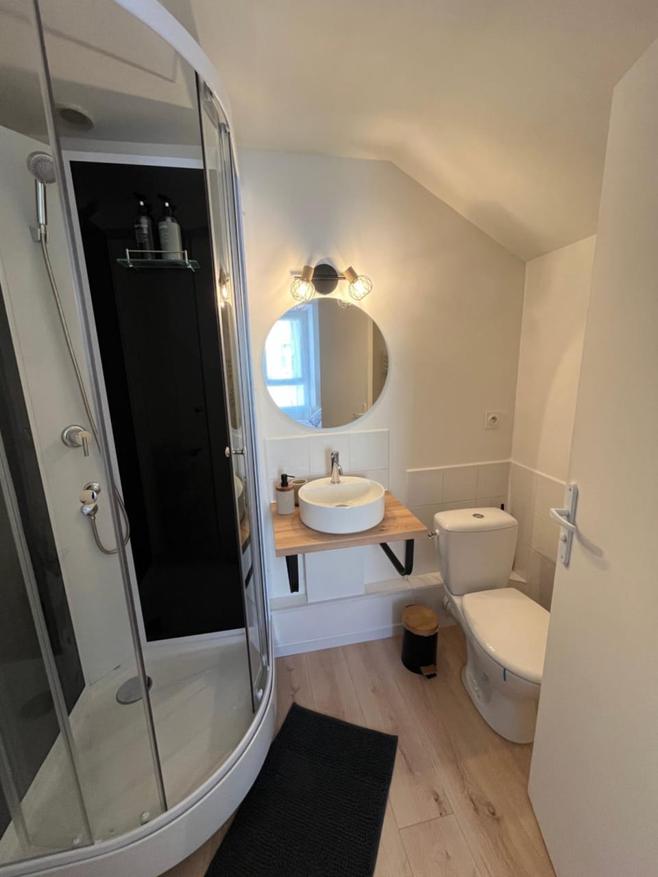 Shower, Toilet, Bathroom