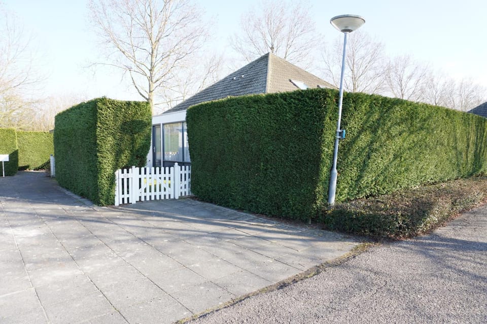 Facade/entrance, Parking