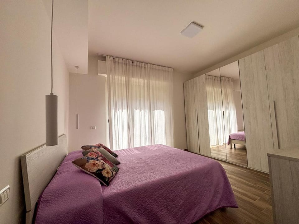 Bed, Photo of the whole room, Bedroom, wardrobe