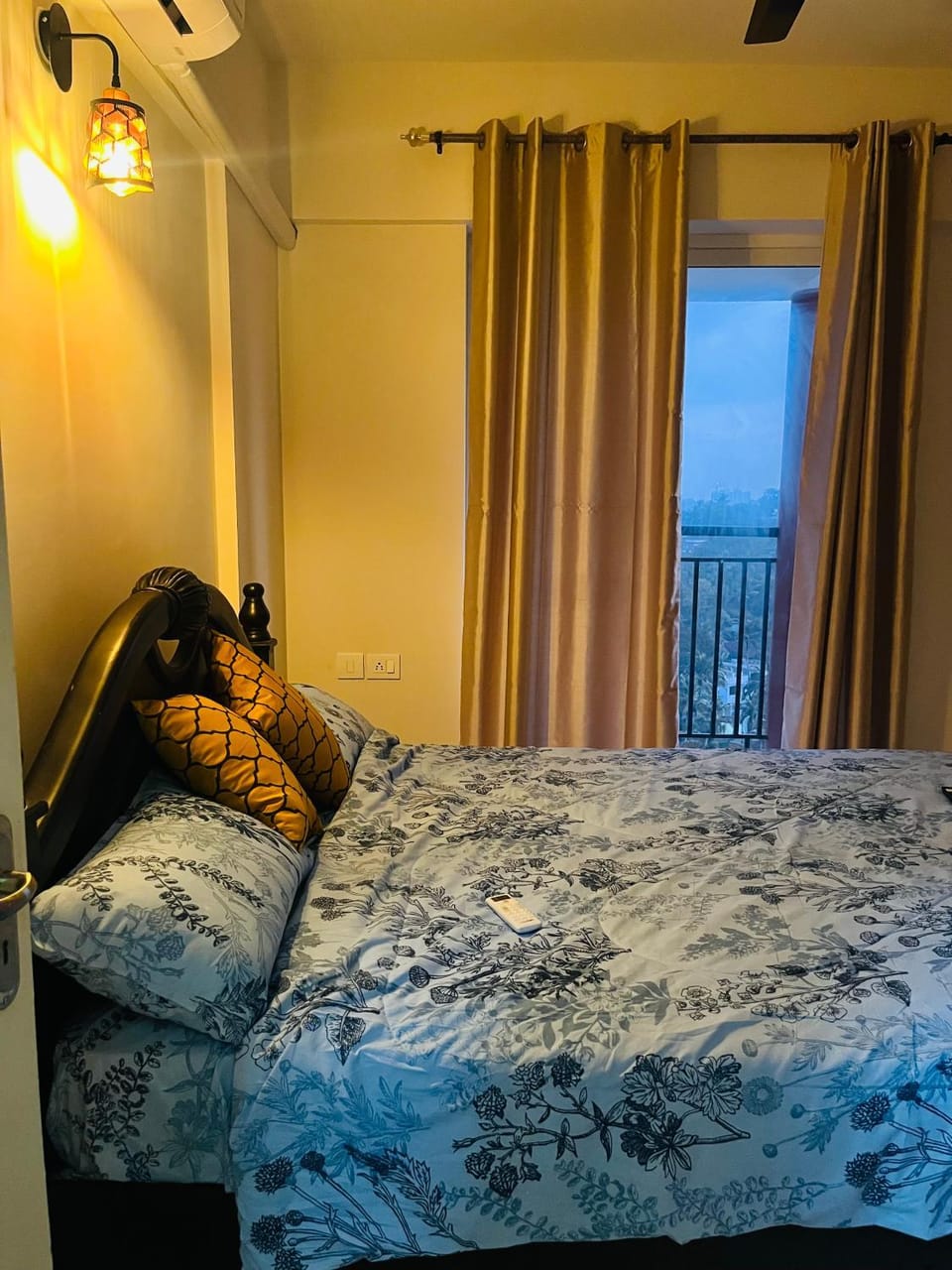 Bed, Balcony/Terrace, Bedroom