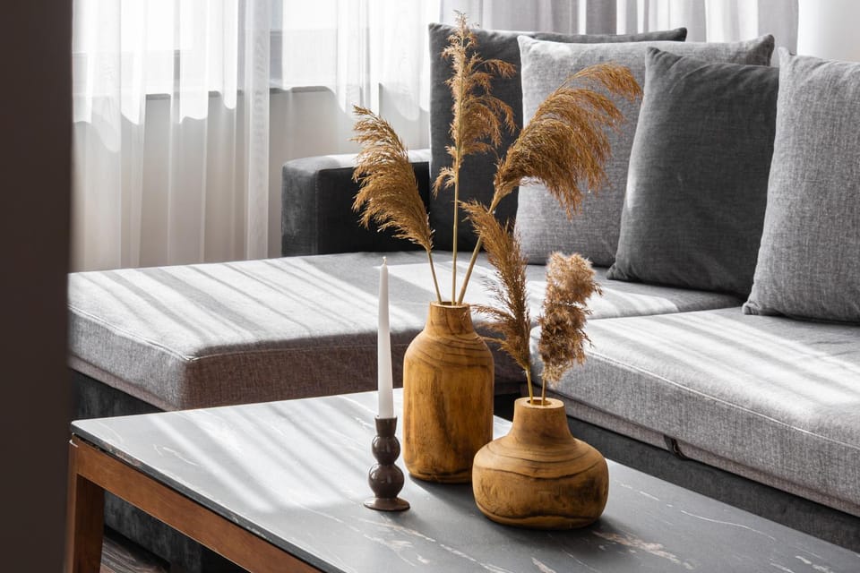 Bed, Living room, Photo of the whole room, Seating area