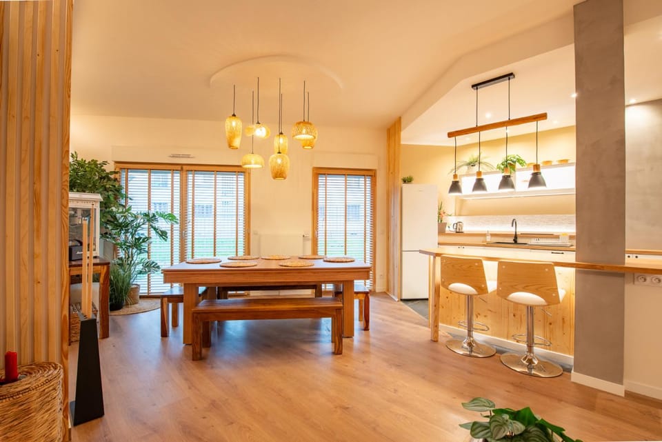 Luxurious 7p Suite with SAUNA, near PARIS, Metro 4 Apartment in Île-de-France