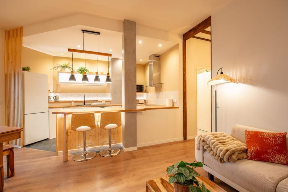 Luxurious 7p Suite with SAUNA, near PARIS, Metro 4 Apartment in Île-de-France