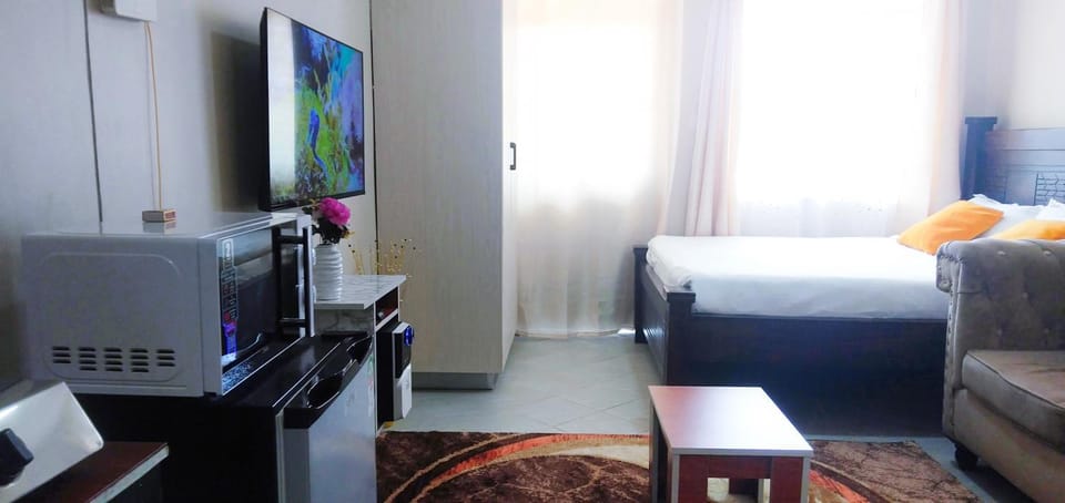 Essik Homes Studio 1 - Muthiga, Waiyaki Way Apartment in Nairobi