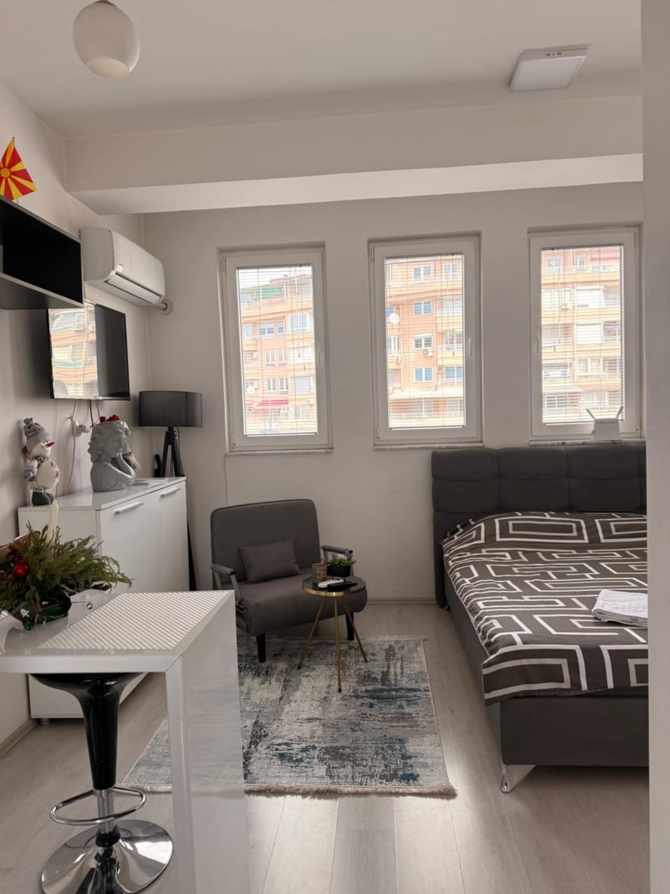 Bed, Photo of the whole room, Bedroom, minibar