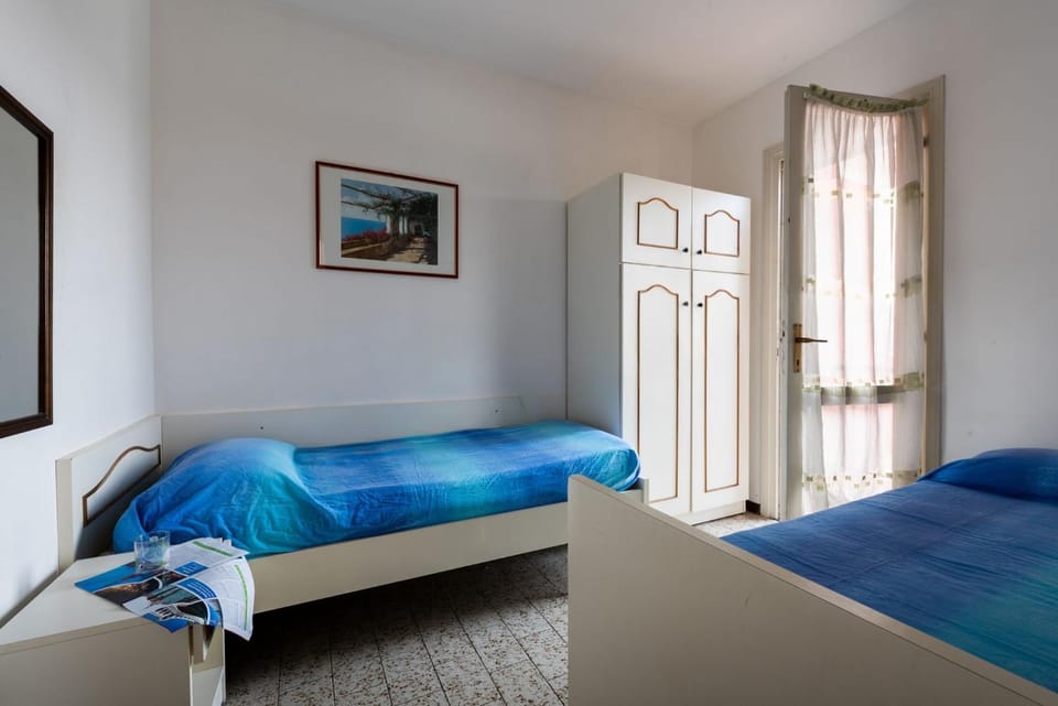 Bed, Decorative detail, Bedroom