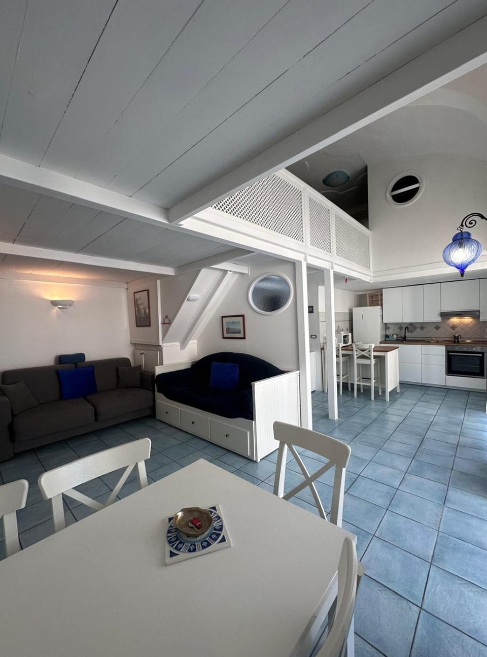 Kitchen or kitchenette, Living room, Dining area