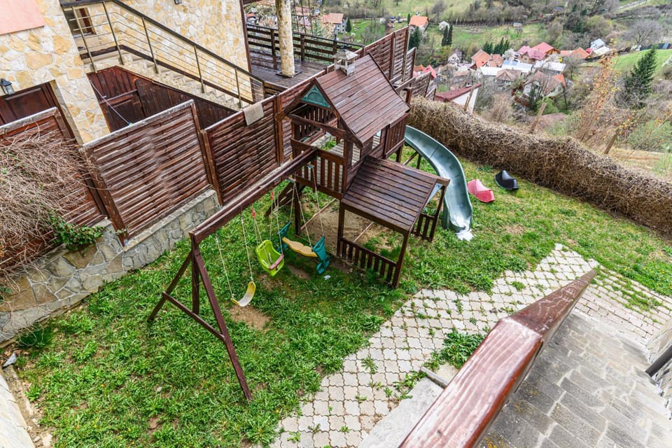 Property building, Spring, Day, Natural landscape, Children play ground, Garden, Garden view