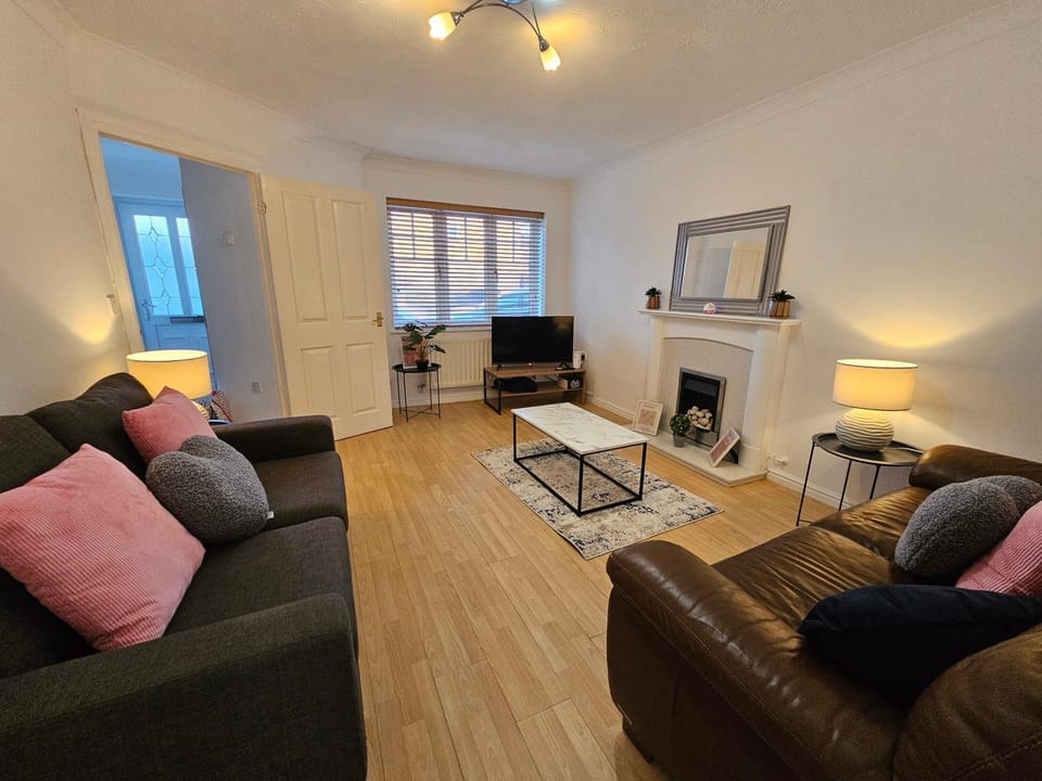 TV and multimedia, Living room, Seating area