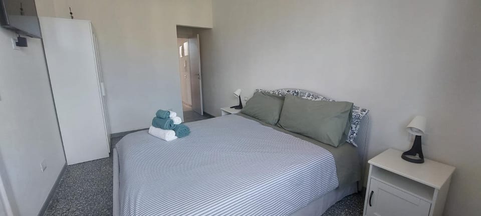 Bed, Photo of the whole room, Bedroom, towels, wardrobe