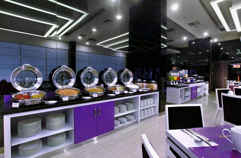 Restaurant/places to eat, Buffet breakfast