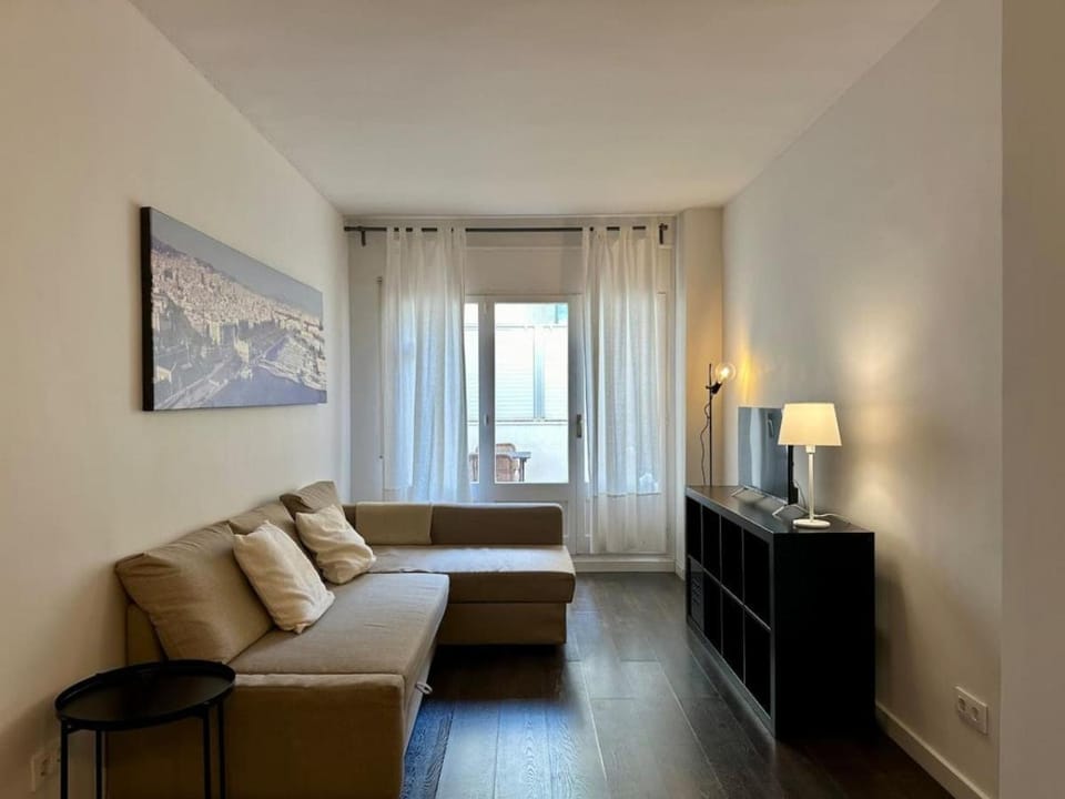 Spacious 1 br home in Bonanova Apartment in Barcelona