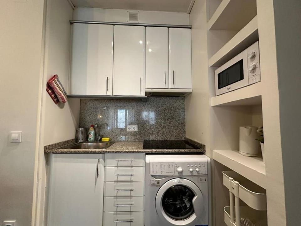 Spacious 1 br home in Bonanova Apartment in Barcelona