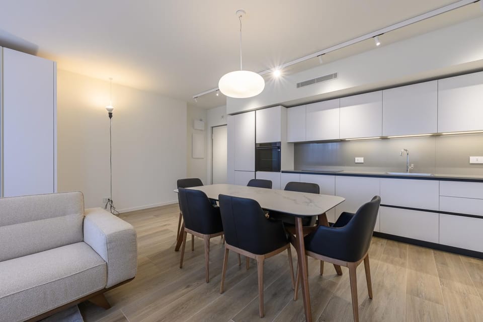 Kitchen or kitchenette, Living room, Seating area, Dining area