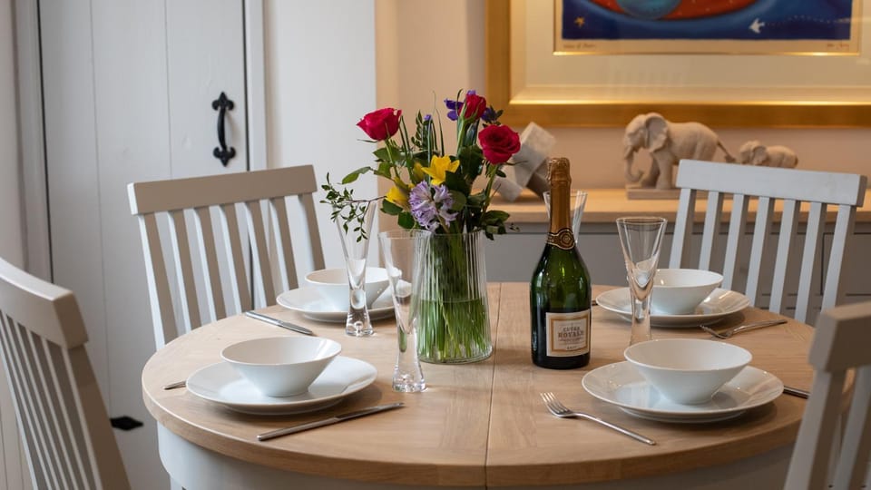Food and drinks, Dining area