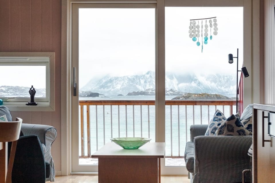 View (from property/room), Living room, Seating area, Mountain view, Sea view