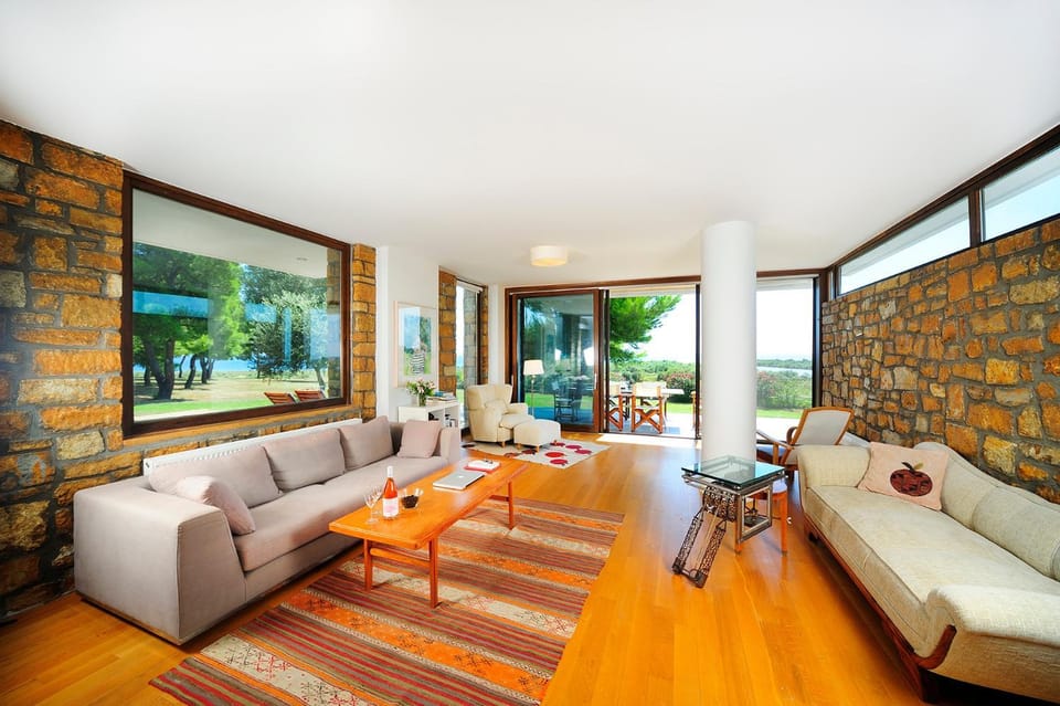 Living room, Seating area