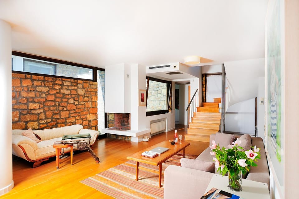 Living room, Seating area