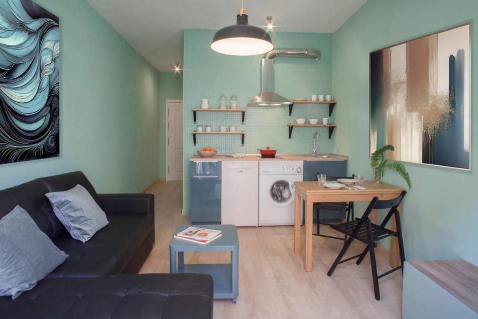 Kitchen or kitchenette, Living room, Seating area, Dining area, minibar, oven, pet friendly