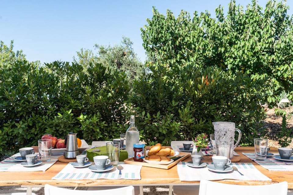 Garden, Dining area