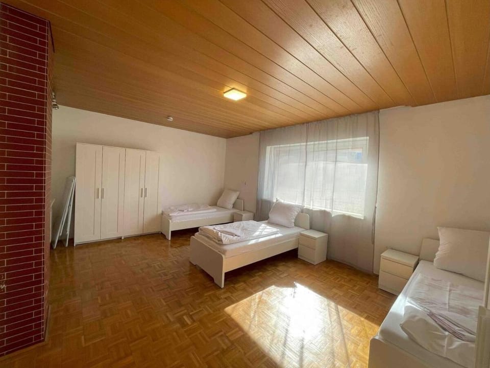 SAD242 Große Monteurwohnung Übergangswohnung Apartment in Bavaria