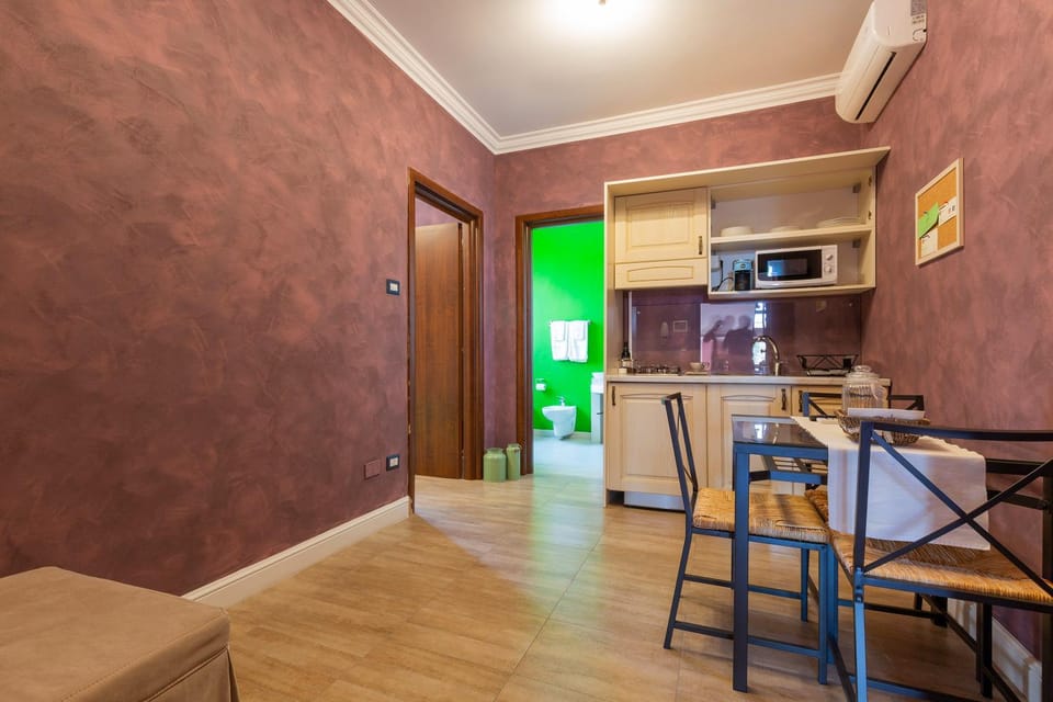 Kitchen or kitchenette, Breakfast