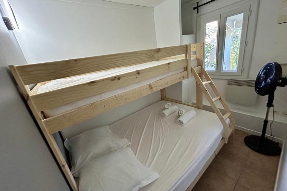 T2 with Sea View - Domaine de la Pinède - Heated Pool Apartment in Le Lavandou