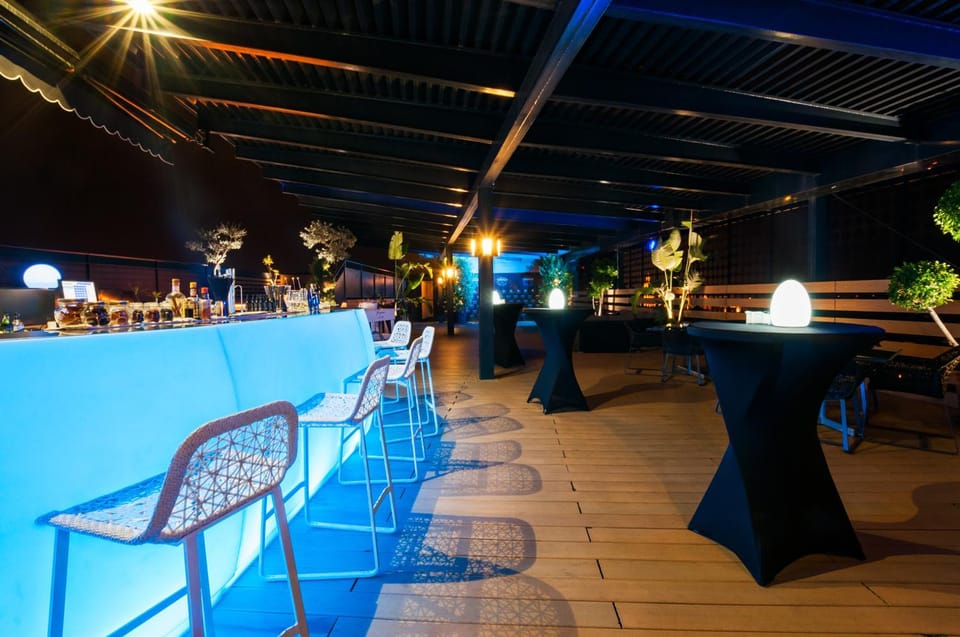 Night, Balcony/Terrace, Lounge or bar, Drinks, Alcoholic drinks, Non alcoholic drinks