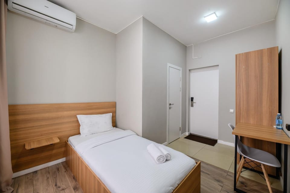 Bed, Photo of the whole room, Bedroom, towels, wardrobe, air conditioner