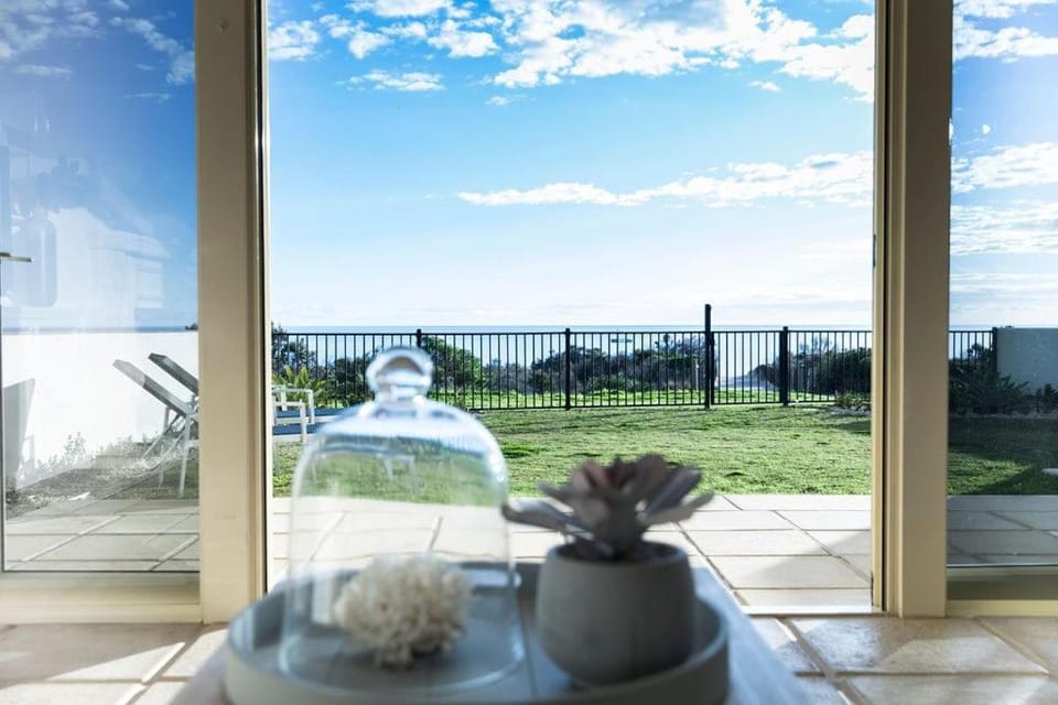 Beach Bliss - Ocean Views - Private Beach Access House in Adelaide